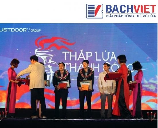 Bách Việt Group nhận giải thưởng đại lý xuất sắc