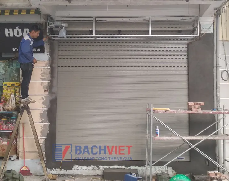 Lắp đặt cửa cuốn khe thoáng S52i cho khách hàng