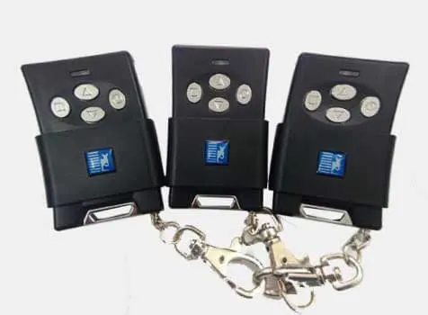 tay điều khiển cửa cuốn từ xa