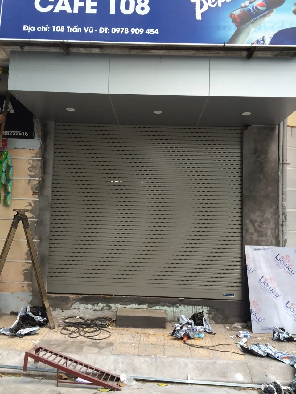 Cửa cuốn austdoor khe thoáng combi S52i