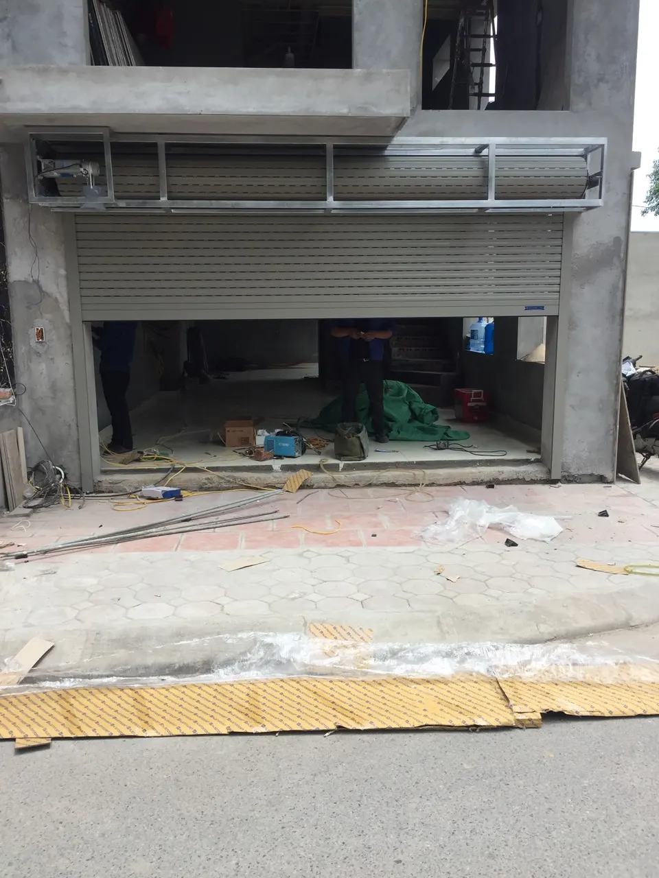 Lắp đặt cửa cuốn austdoor