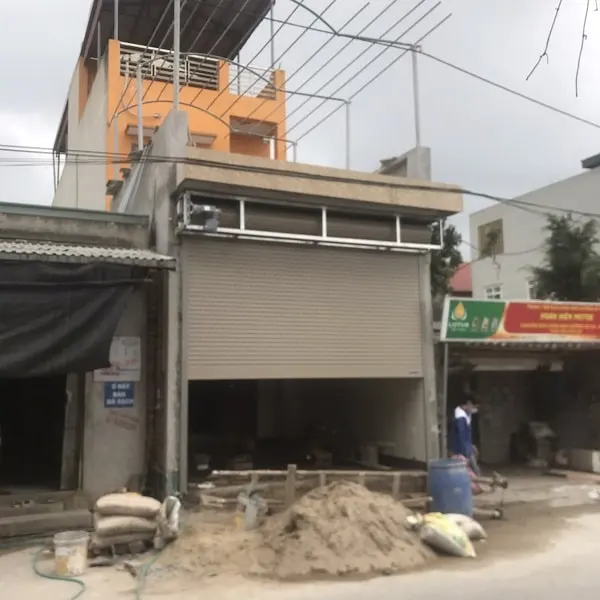 Cửa vận hành êm ái nhờ gioăng giảm chấn siêu êm.