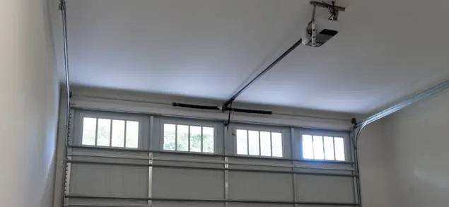 Cửa cuốn trượt trần lắp đặt gara oto
