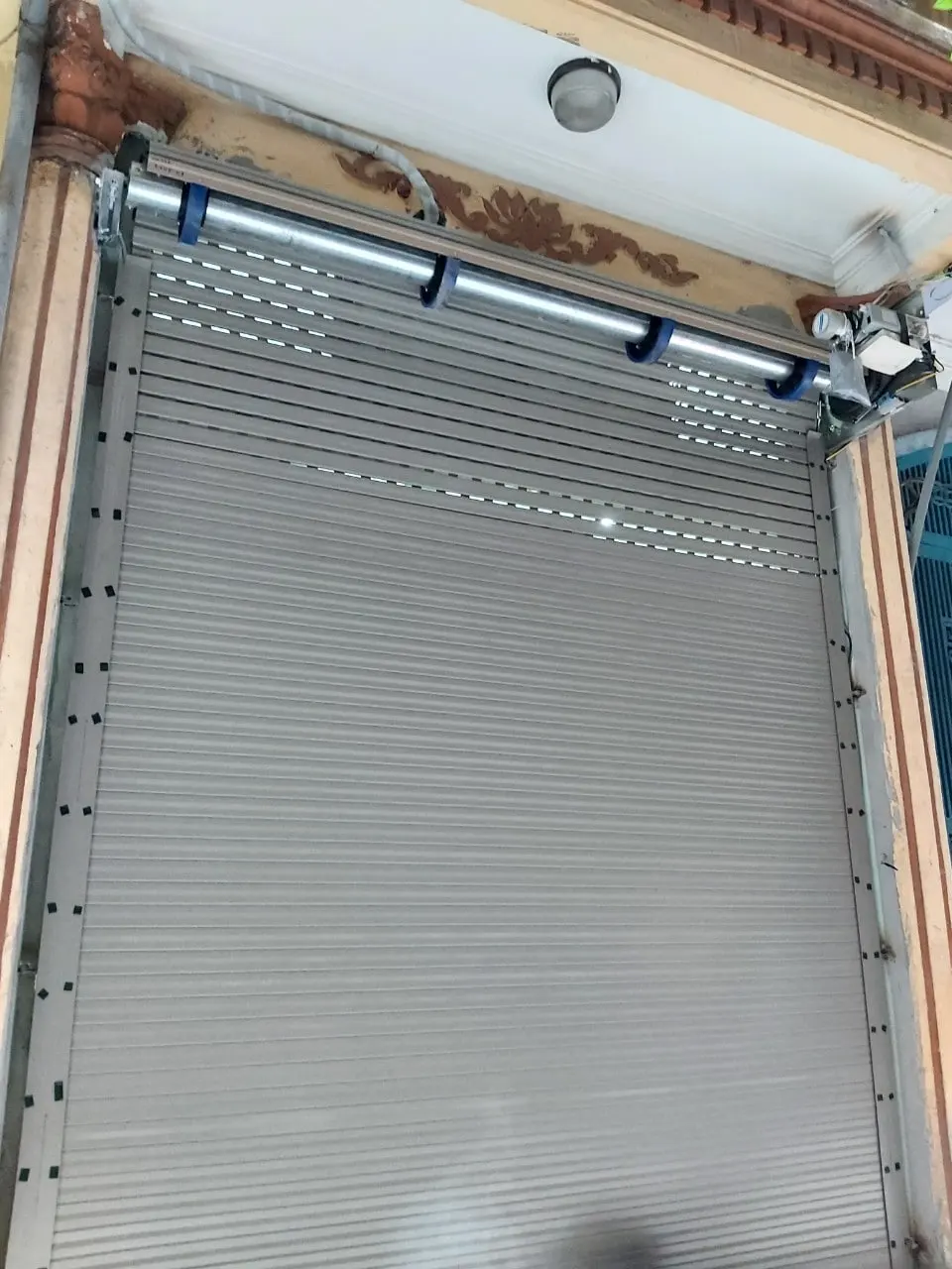 Lắp đặt trục cuốn nan S52i