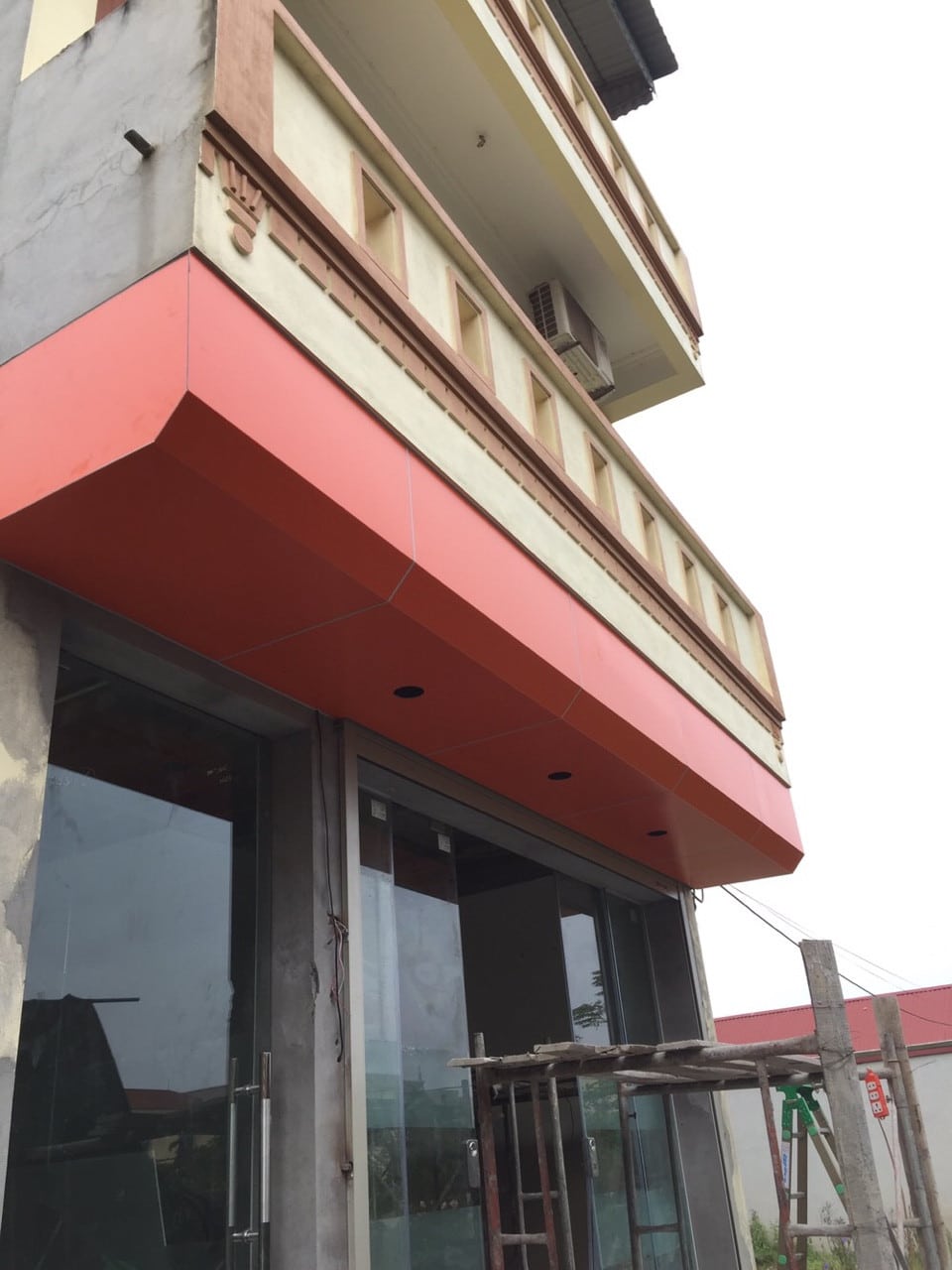 Kích thước hộp kỹ thuật để lắp cửa cuốn