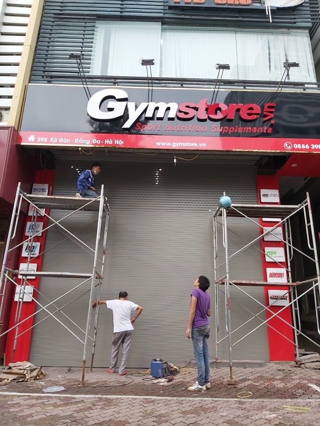 Lắp đặt cửa cuốn cho phòng Gymstrores