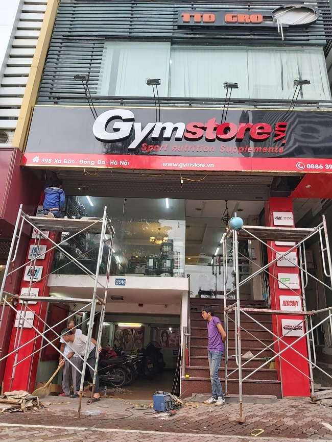 Lắp đặt cửa A49i cho phòng tập Gymstrore