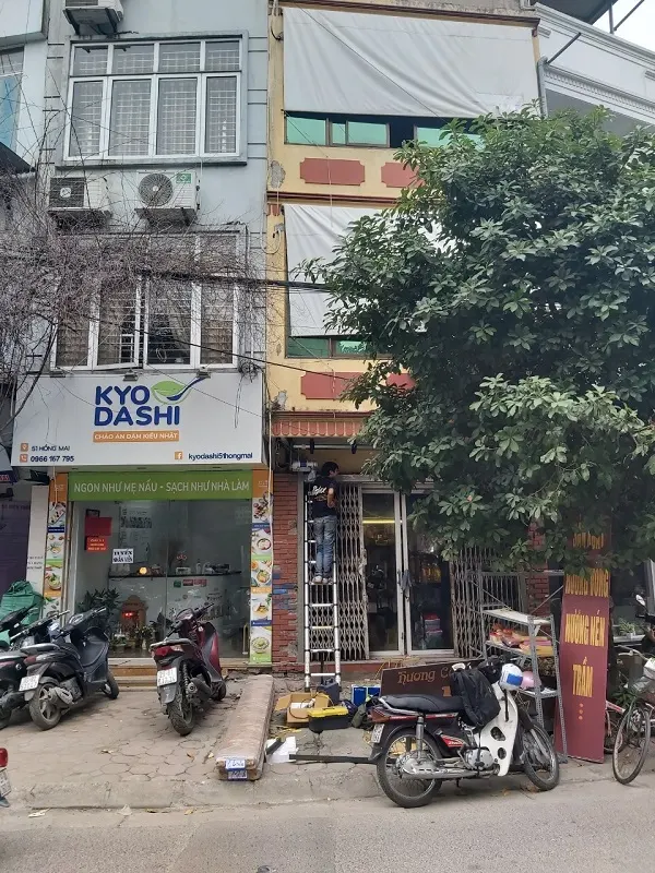 Công trình cửa gia đình chị Trang (1)