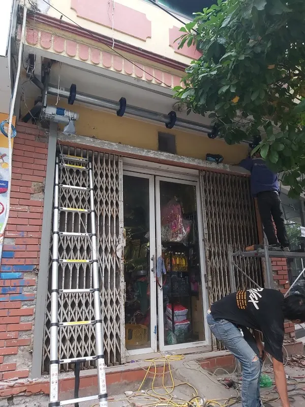 Công trình cửa gia đình chị Trang (1)