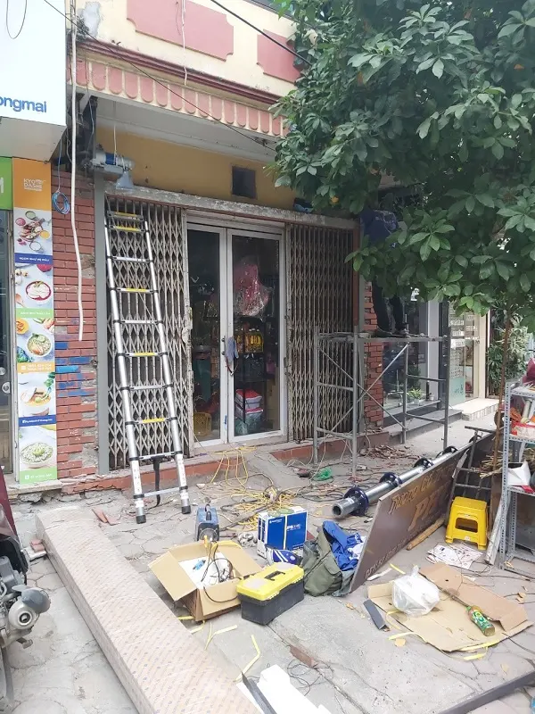 Công trình cửa gia đình chị Trang (1)
