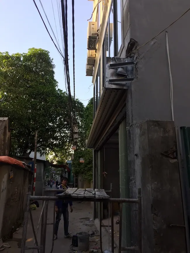 Lắp đặt hoàn thiện công trình cửa siêu thoáng C70