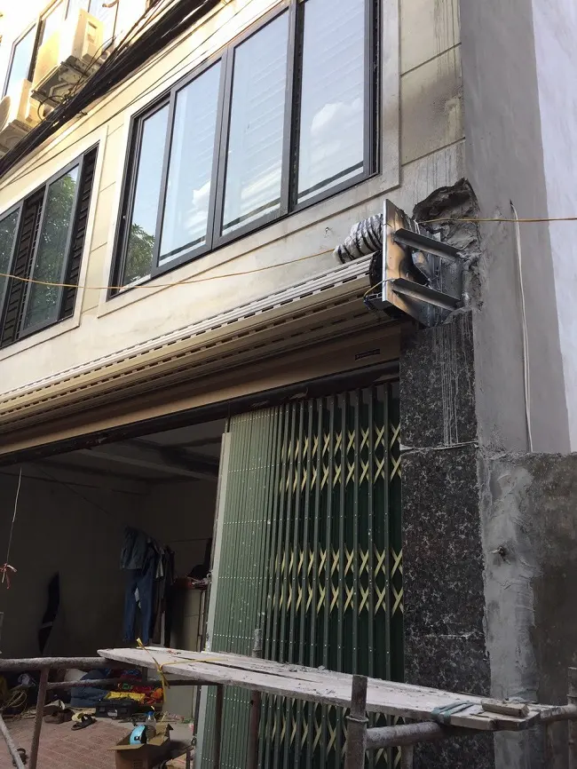 Cửa cuốn Austdoor siêu thoáng C70 mô tơ đồng bộ