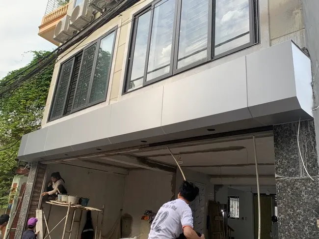 Hoàn thiện bộ hộp kỹ thuật cửa cuốn siêu thoáng Austdoor