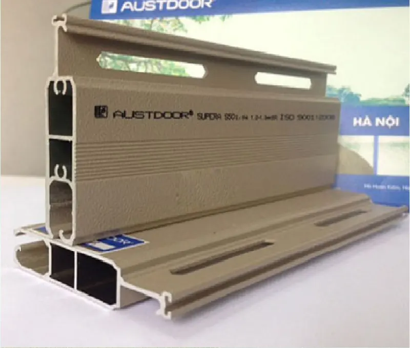 Sử dụng hợp kim nhôm cao cấp làm cửa