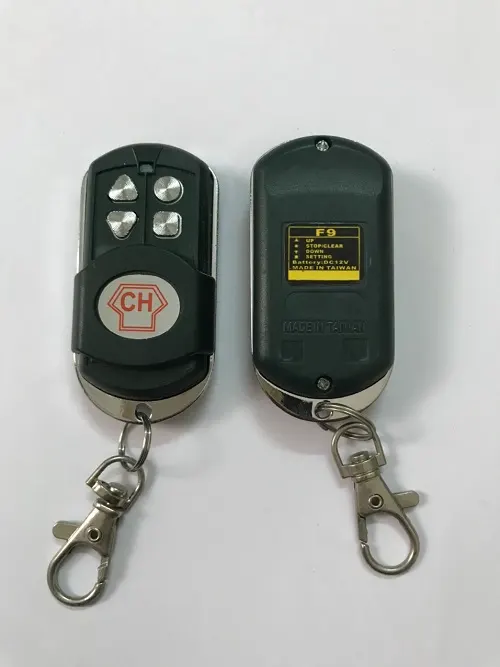 Tay điều khiển cửa cuốn là gì