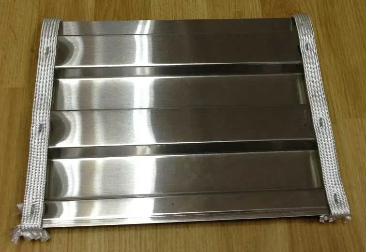 chất liệu inox làm cửa