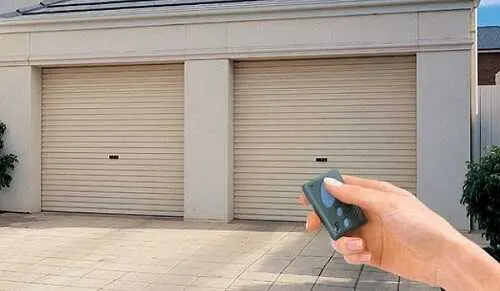 kháo cửa cuốn điều khiển