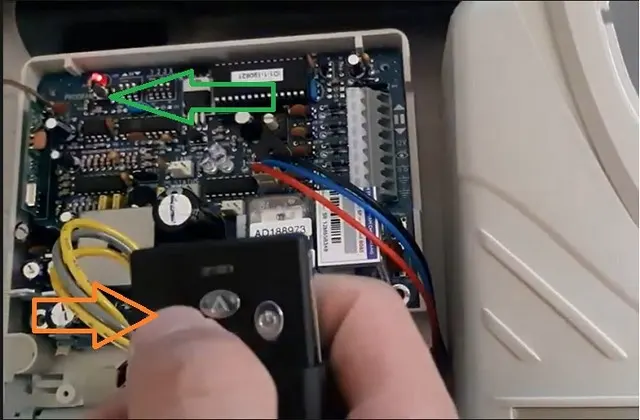 Cài đặt remote cửa cuốn