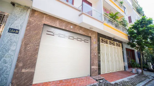 Sử dụng cửa cuốn an toàn