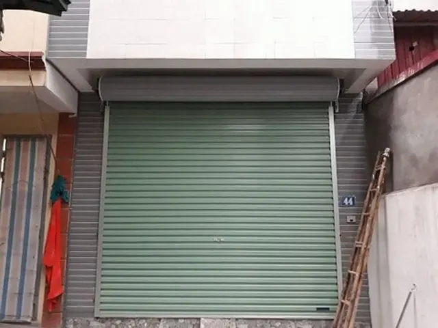 Cửa cuốn tôn kéo tay 