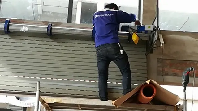 Cửa cuốn bị lỗi hành trình