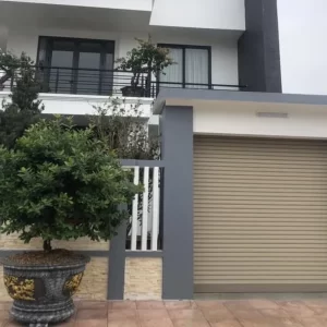 Cửa cuốn Austdoor khe thoáng E70